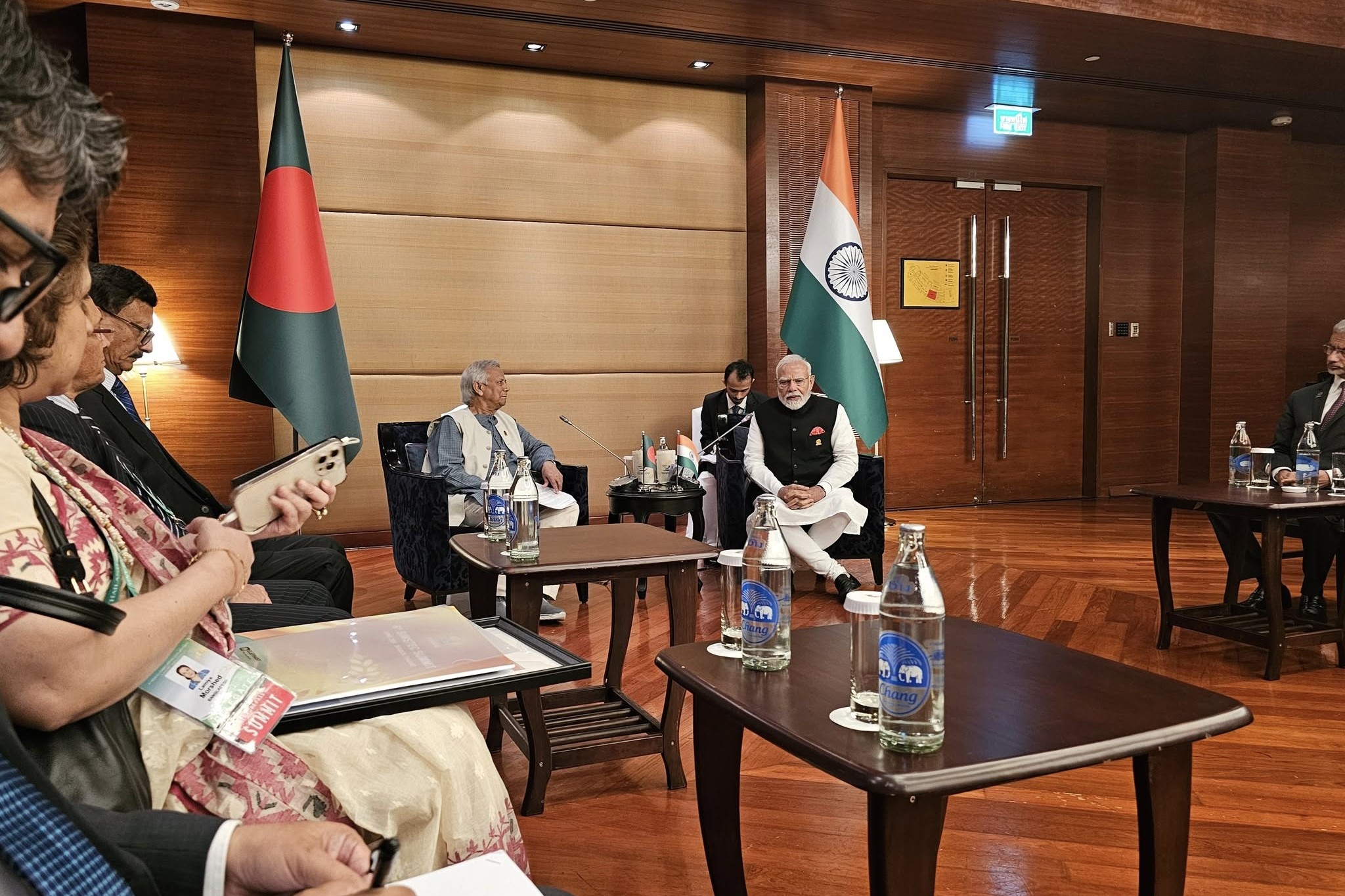 বাংলাদেশের নয়া কূটনীতি, বেকায়দায় ভারত