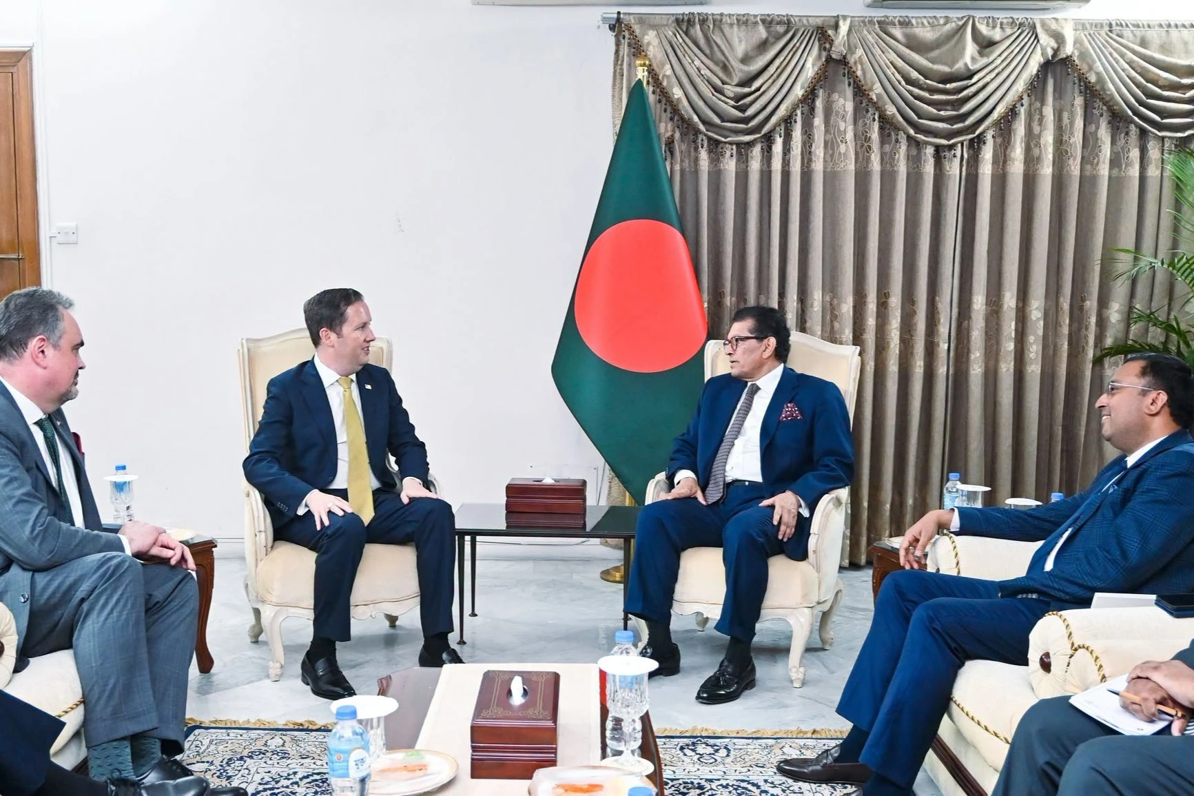 বাংলাদেশ-যুক্তরাষ্ট্র সম্পর্কে ইতিবাচক অগ্রগতির আভাস দিলেন মার্কিন দূত