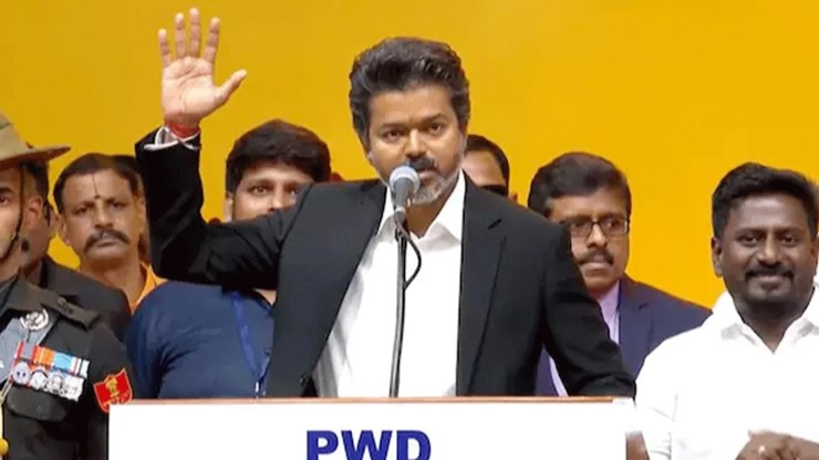শপথ নিলেন ‘থালাপতি’ বিজয়, তামিলনাড়ুর মুখ্যমন্ত্রী